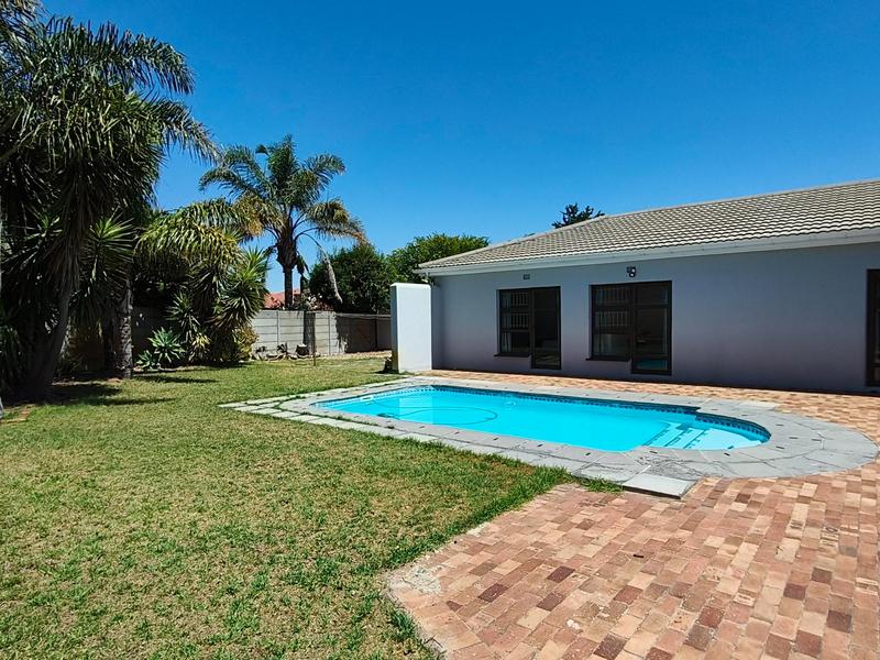 To Let 4 Bedroom Property for Rent in Welgelegen Western Cape